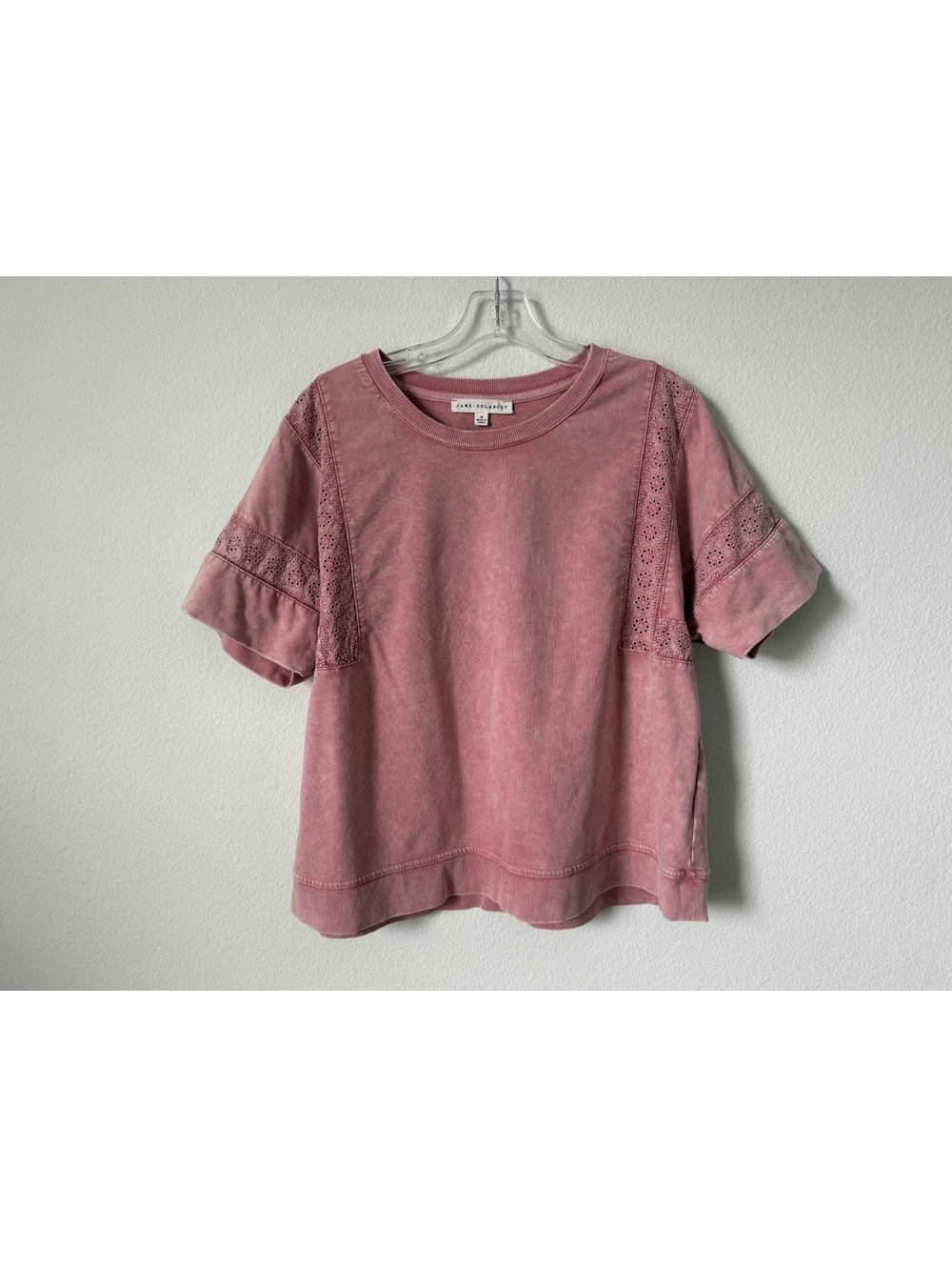 Jane + Delancey Round Neck Eyelet Lace Panels Mauve Pink T-Shirt Women's Size M